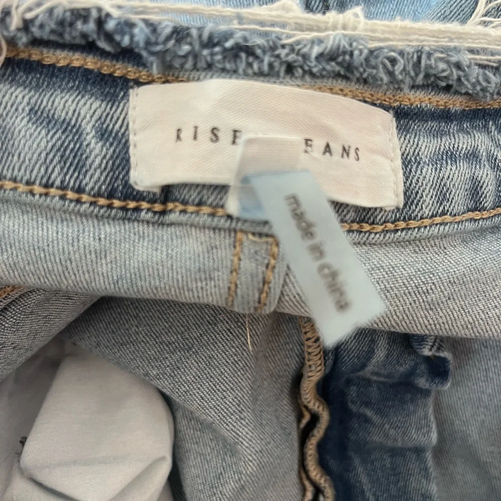 Risen jeans High-Rise Light Blue, wide leg ankle Jeans with Frayed Hem